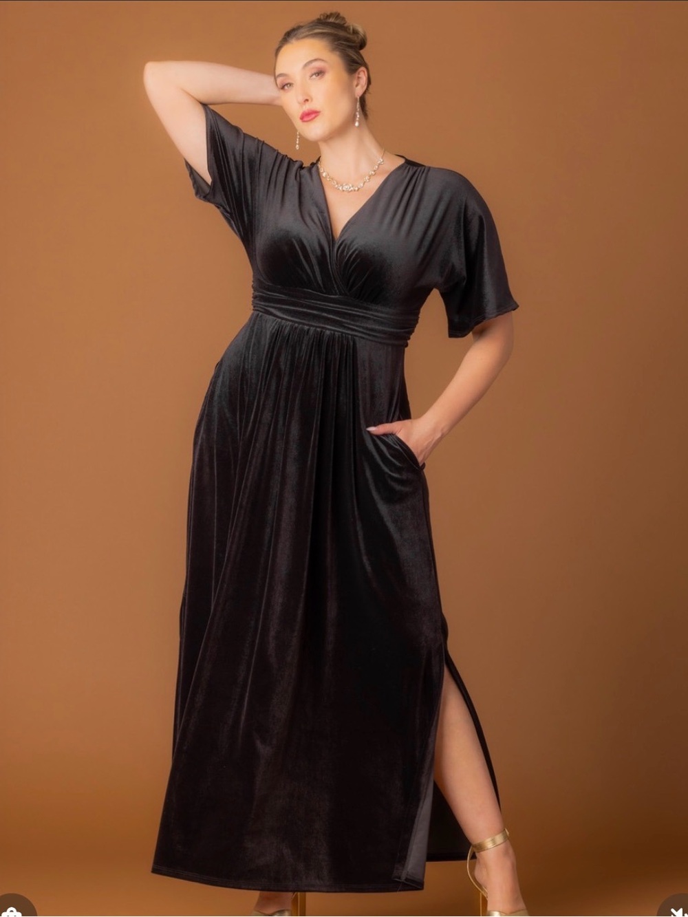 Kiyonna Verona V-Neck Velvet Evening Gown Elegant Black Maxi Dress Size 2X NEW